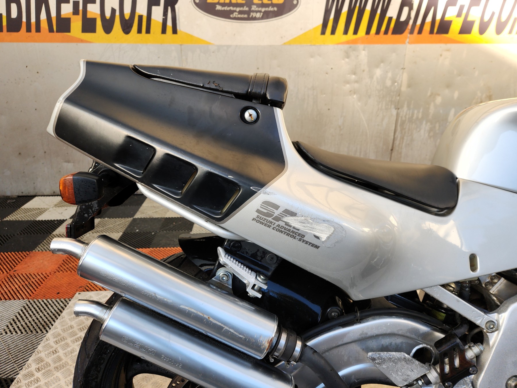 Test Et Histoire Suzuki RGV 250 Fiches Plateau Moto